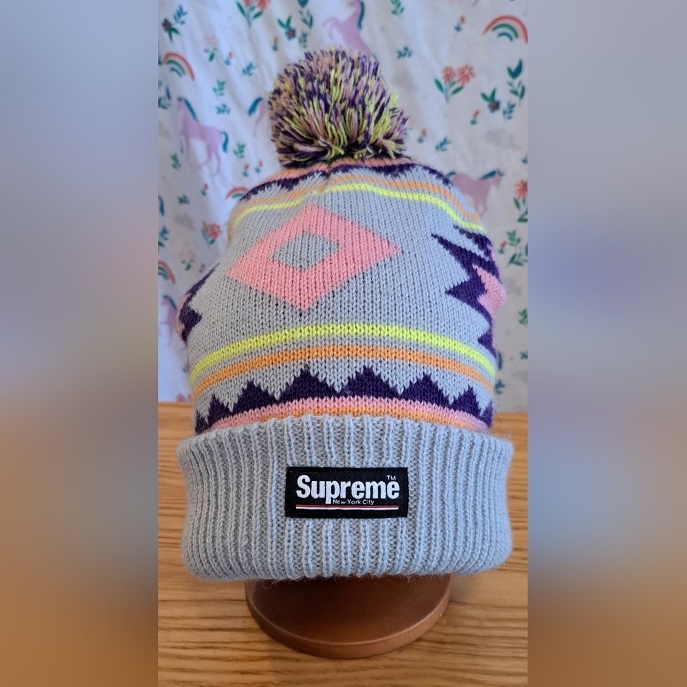 NWOT RARE Supreme Grey Aztec Boho Neutral Casual Streetwear Beanie Hat Cap
